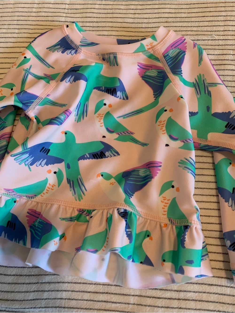 Tea Collection "Parrot Polka" Rash Guard | 6-9M - Picture 3 of 7